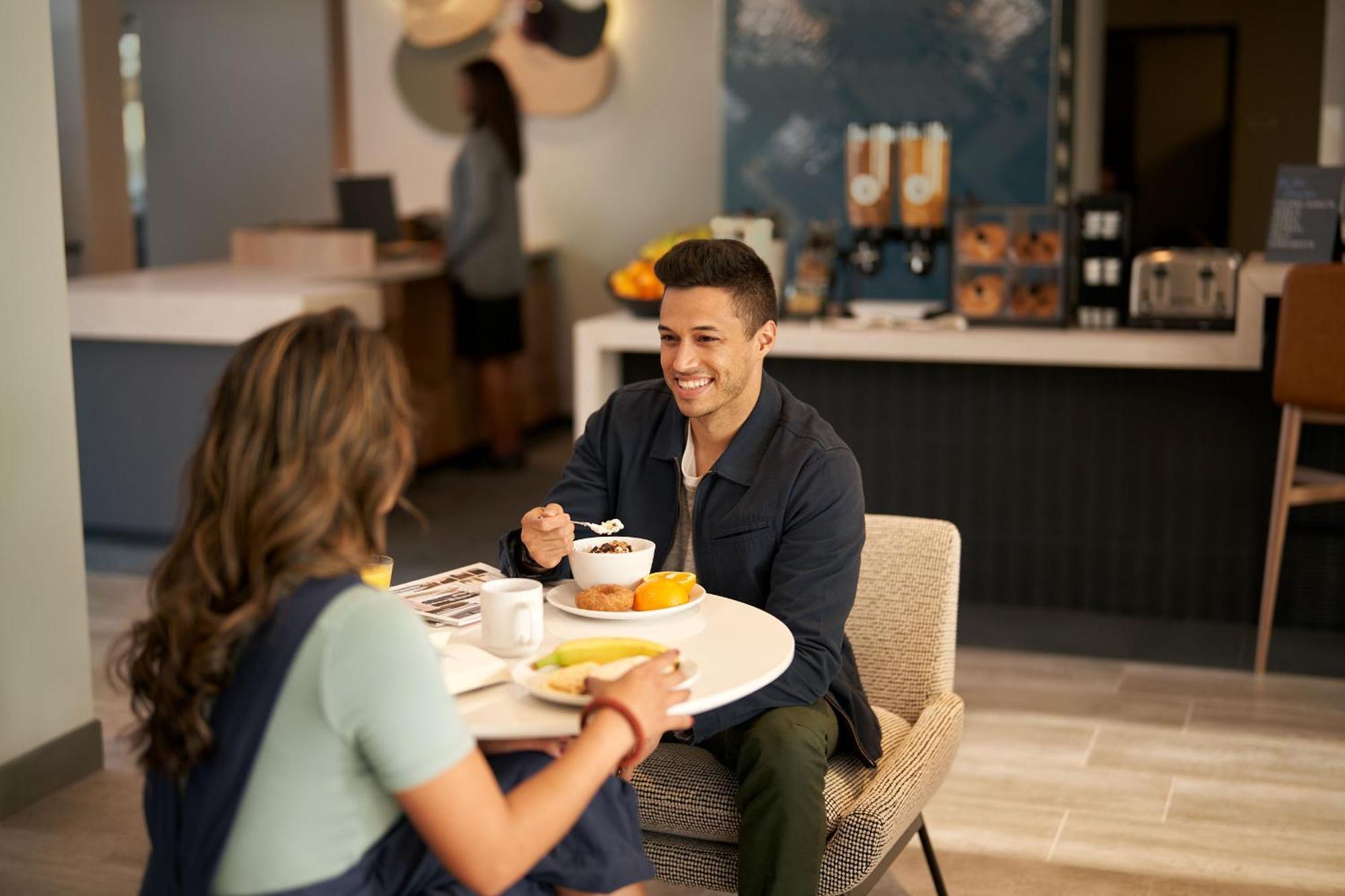 Atwell Suites Austin Airport By Ihg Екстериор снимка